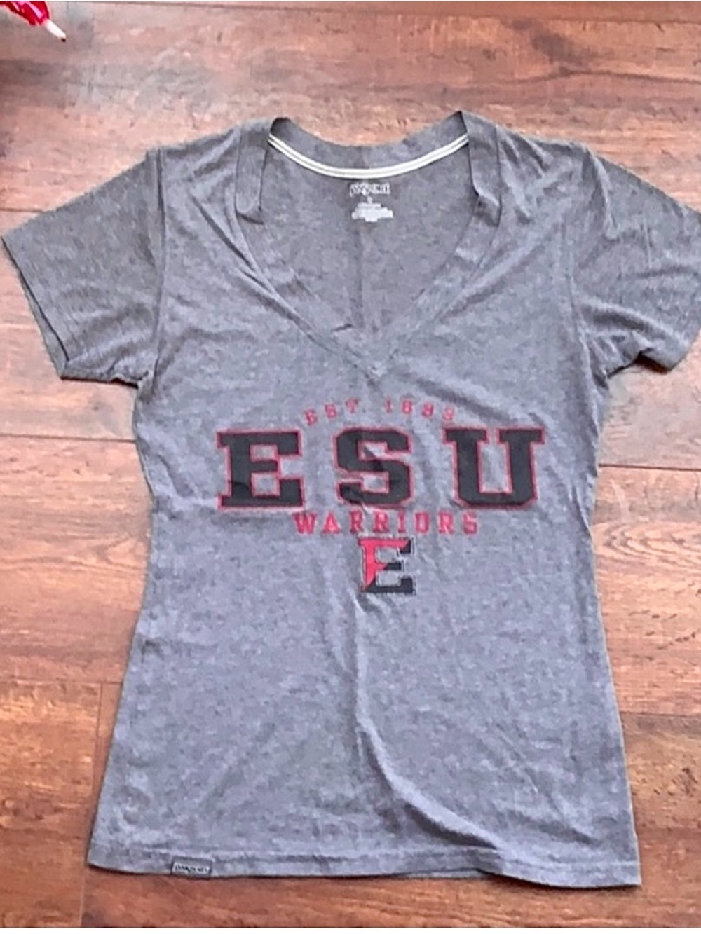 Jansport Gray ESU Warriors college tee v neck Short Sleeve Tee Red Logo Medium